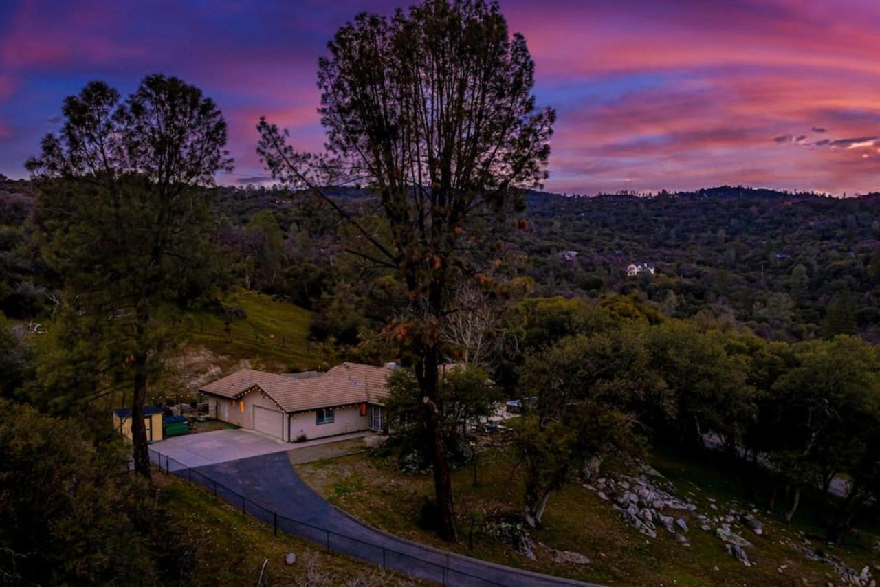 Mystic Mountain Villa, 14 Miles From Yosemite Oakhurst Exterior photo